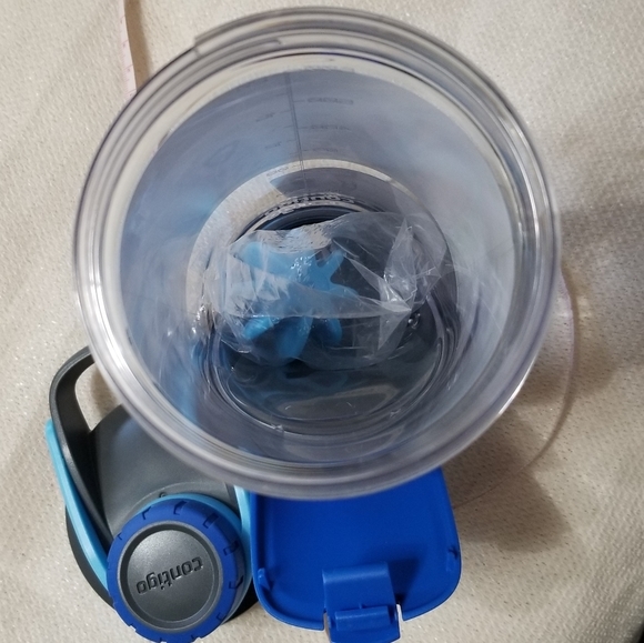 Contigo Shake & Go Fit, shaker bottle with gym storage, 24 ounces - Picture 4 of 10